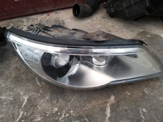 A1 çıkma yedek parça A1 Sağ Far  2010 Model